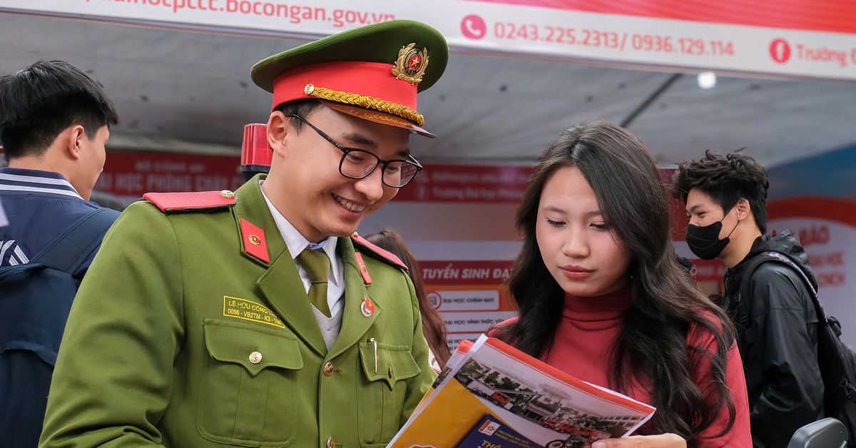 Bộ Công an xét tuyển thí sinh có IELTS từ 5.5, thêm 8 tổ hợp mới