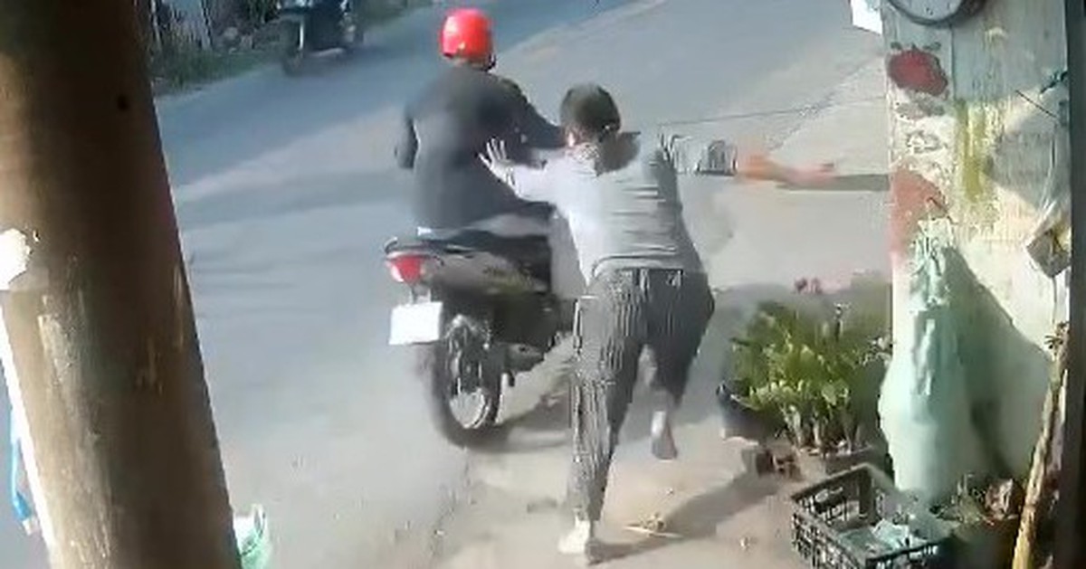 Đuổi theo kẻ trộm hai thùng bia, chủ tiệm tạp hóa ở Củ Chi té bị thương
