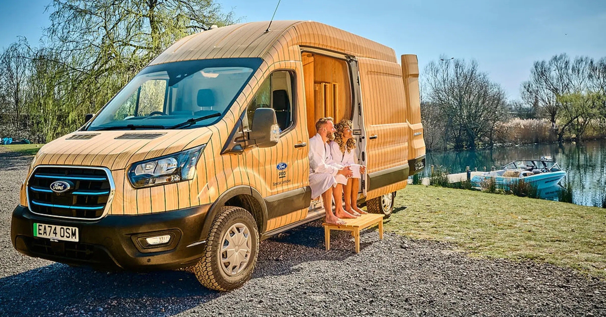 Ford Transit biến thành spa di động, xông hơi hồng ngoại không cần cắm điện