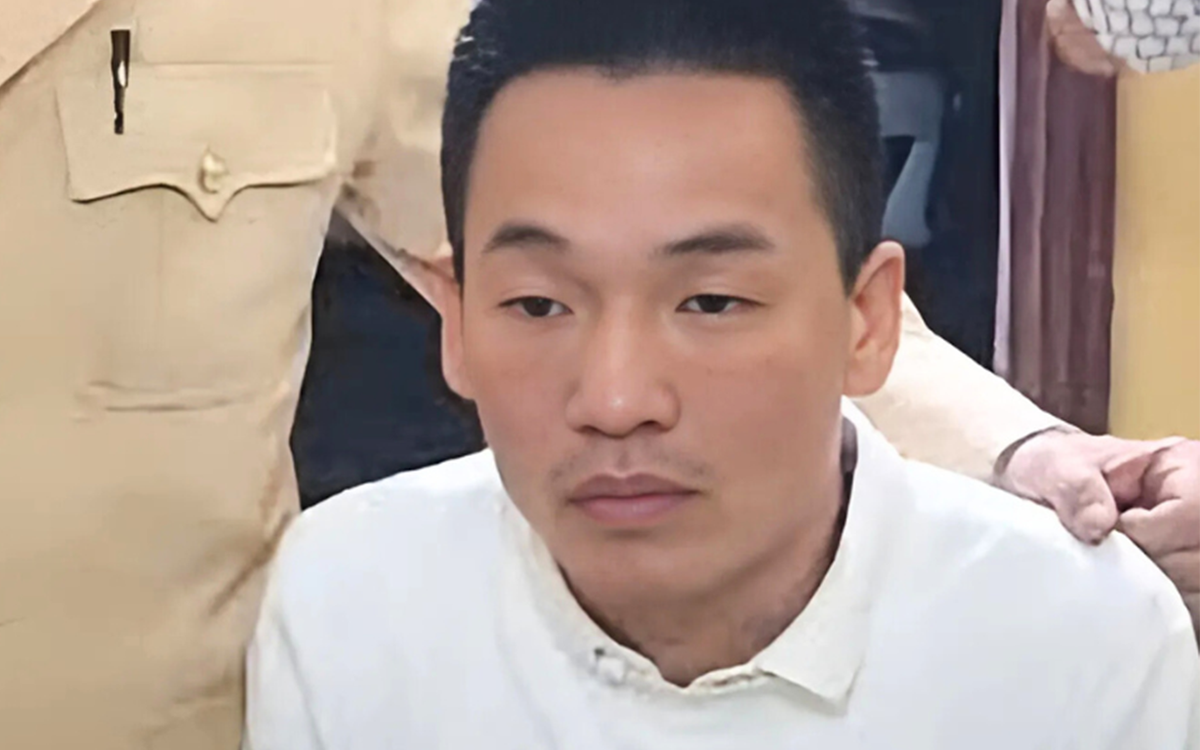 Cảnh sát giao thông bắt thanh niên sử dụng giấy tờ giả, tàng trữ ma túy, đạn và pháo tự chế