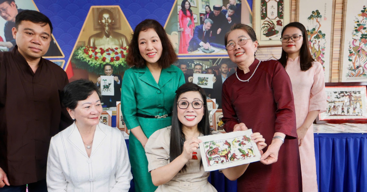 Phu nhân Thủ tướng nhắc bài Bắc Bling khi cùng nghe quan họ với các nữ đại sứ