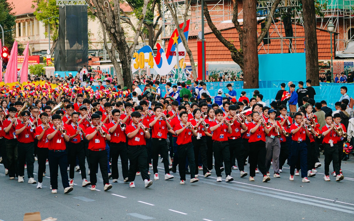 Đội nghi lễ nhỏ tuổi góp mặt trong đại lễ 50 năm thống nhất đất nước