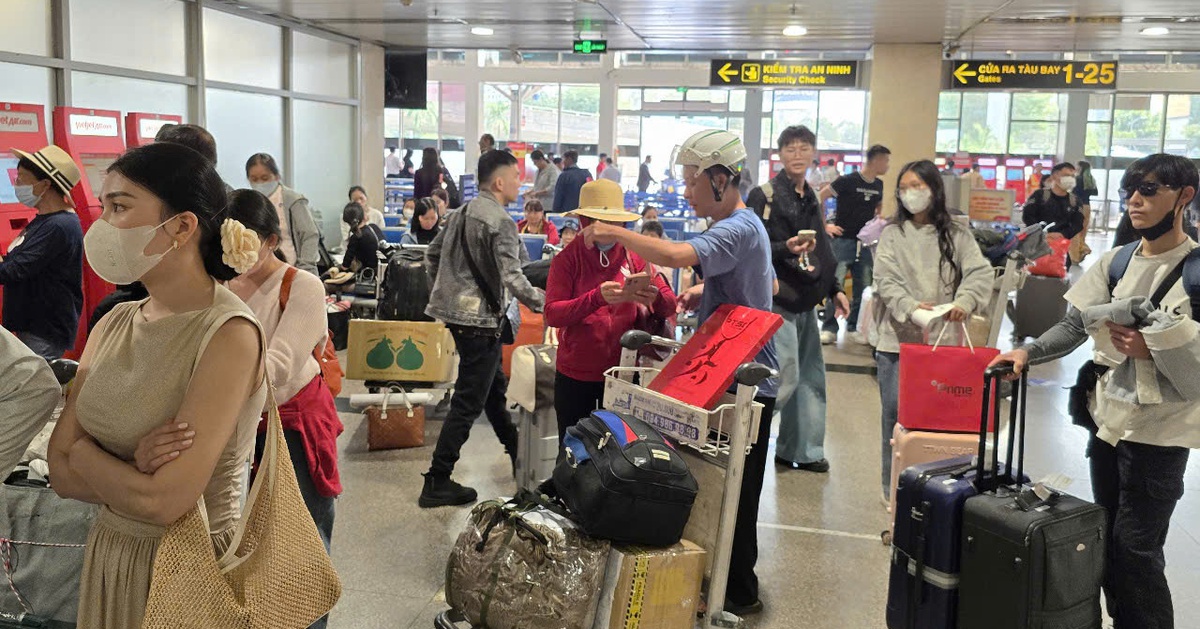 Nhiều chuyến bay nội địa tại Tân Sơn Nhất chậm trễ
