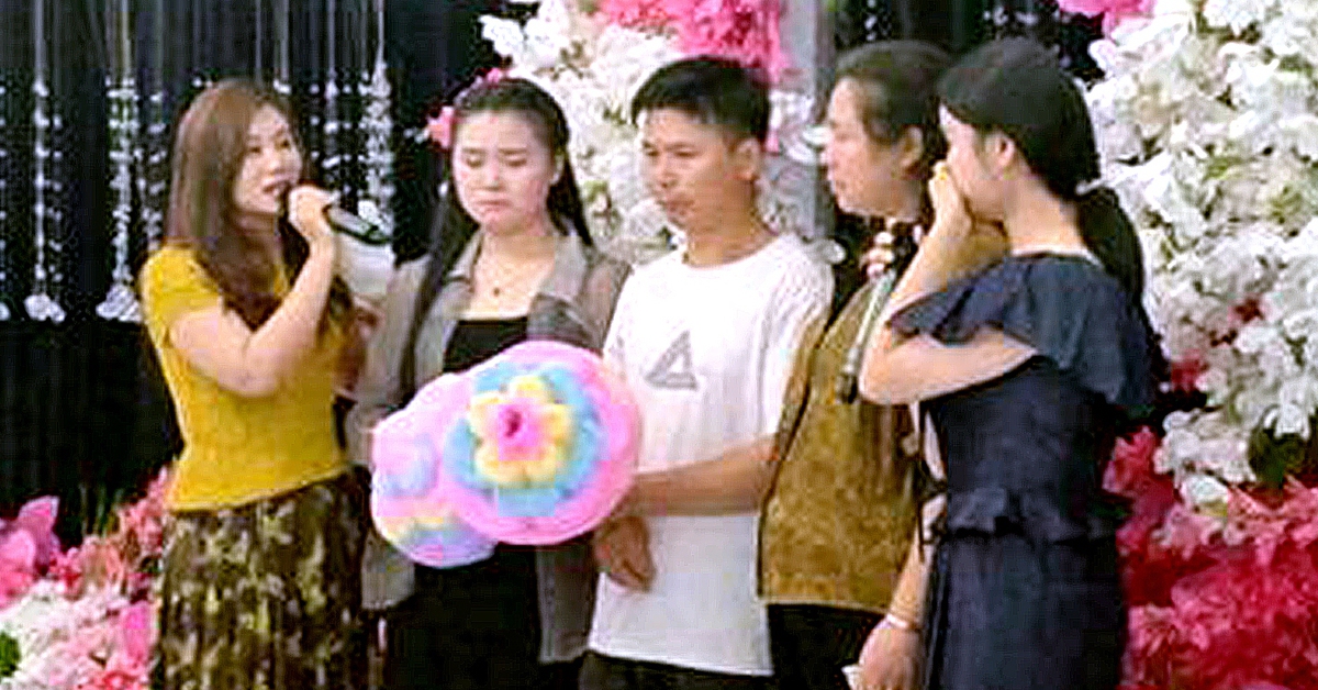 Vụ 'ông bố kẹo bông': Cha con gặp lại sau 19 năm thất lạc