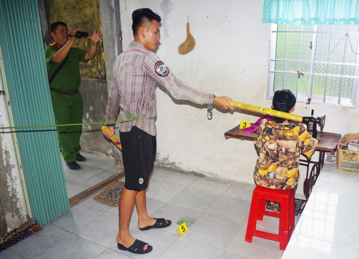 Thực nghiệm hiện trường vụ đánh bà nội chấn thương sọ não cướp vàng