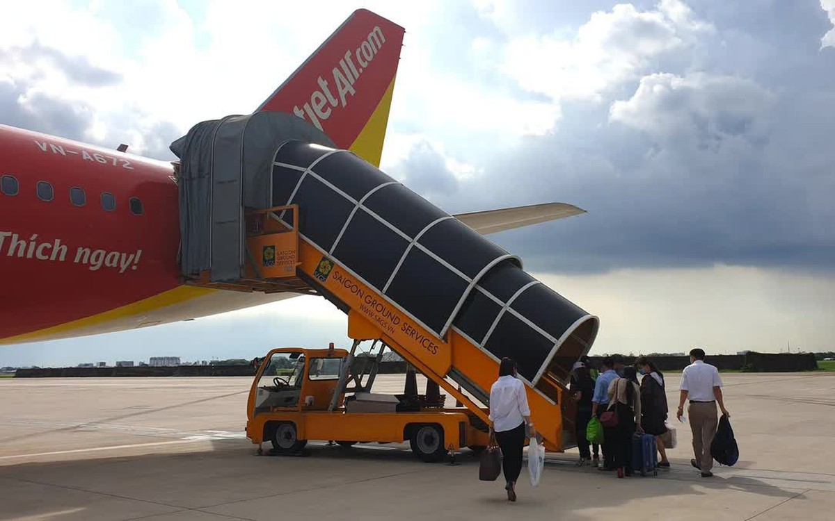 Công ty phục vụ Mặt đất Sài Gòn chấm dứt hợp đồng với Vietjet Air, cổ phiếu 'nằm sàn'