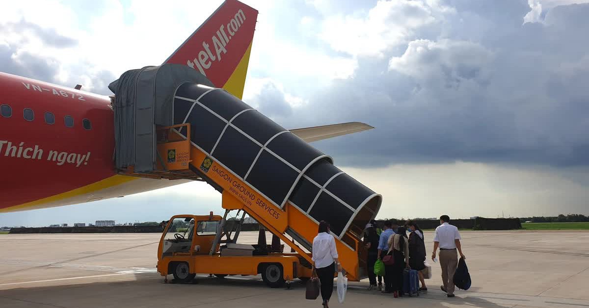 Công ty phục vụ mặt đất Sài Gòn chấm dứt hợp đồng với Vietjet Air, cổ phiếu 'nằm sàn'