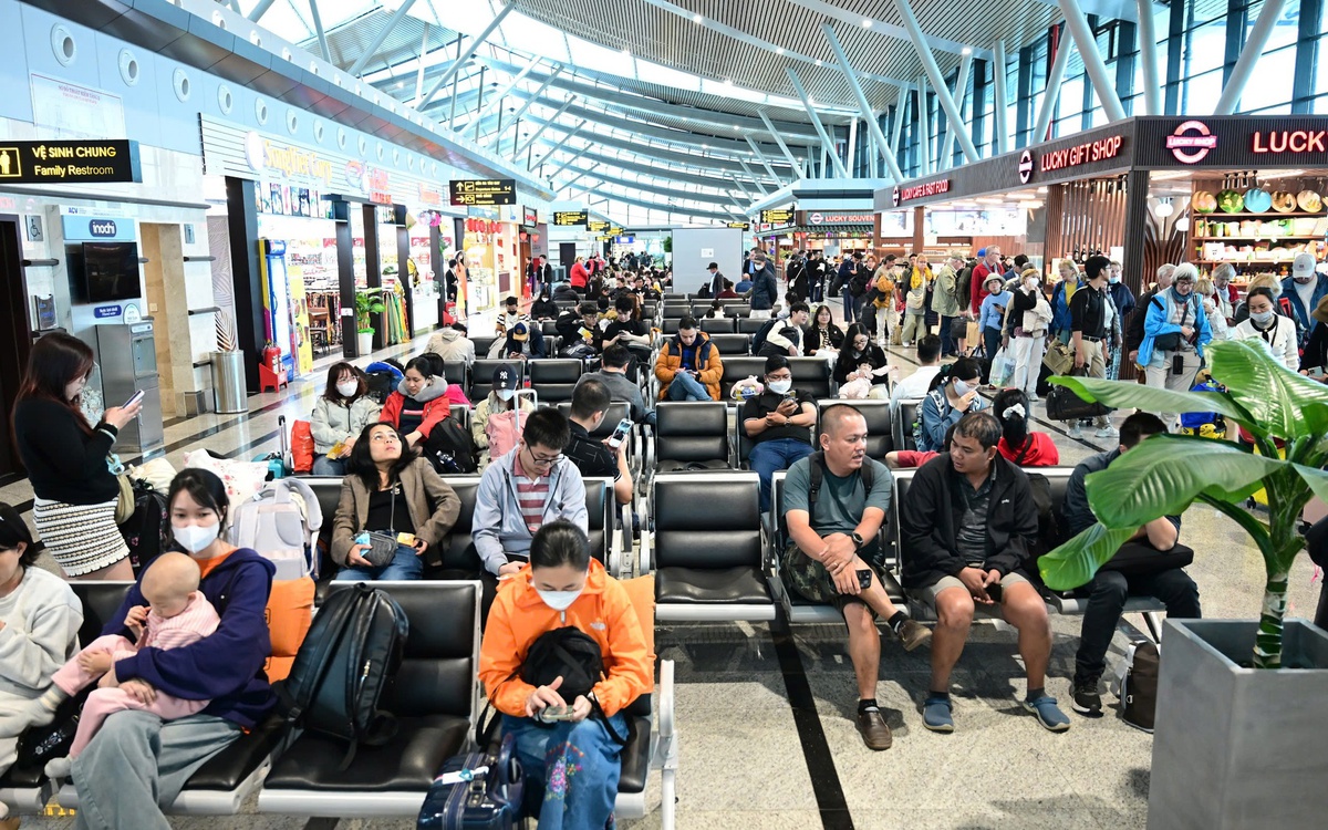 Cục Hàng không yêu cầu tăng chuyến bay đêm, đảm bảo quyền lợi của khách dịp 30-4