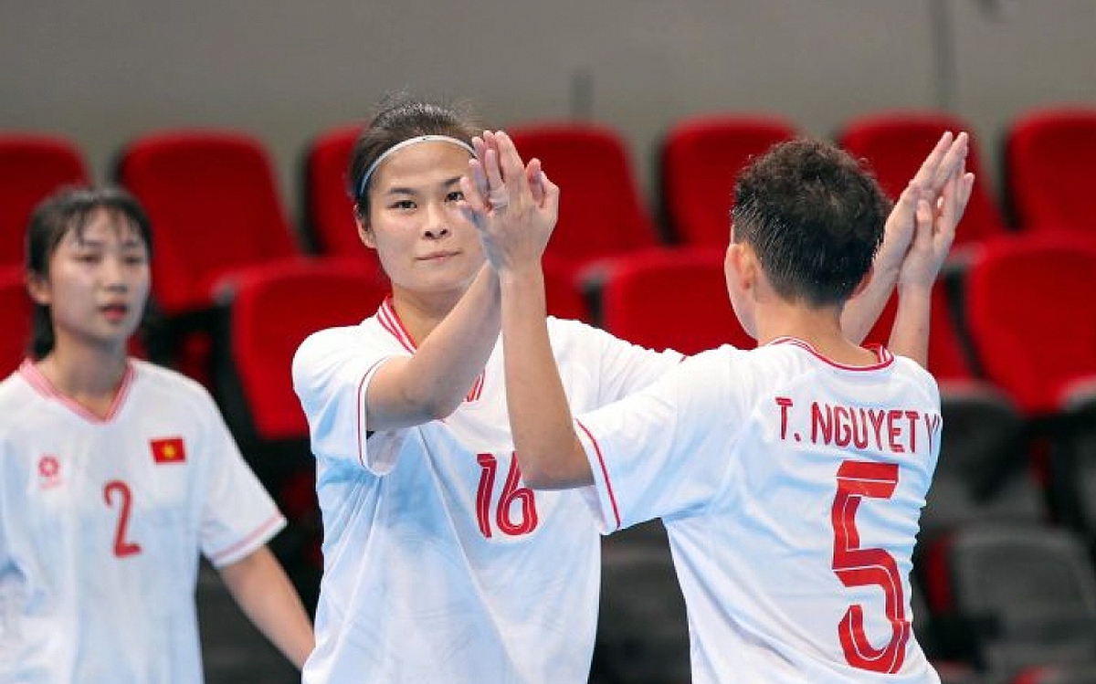 Tuyển futsal nữ Việt Nam thắng CLB Nhật Bản