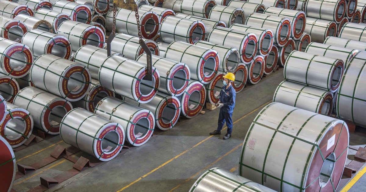 Ngành tôn thép 'giỏi lắm là đi ngang', Tôn Hoa Sen vẫn lãi 371 tỉ đồng sau 6 tháng