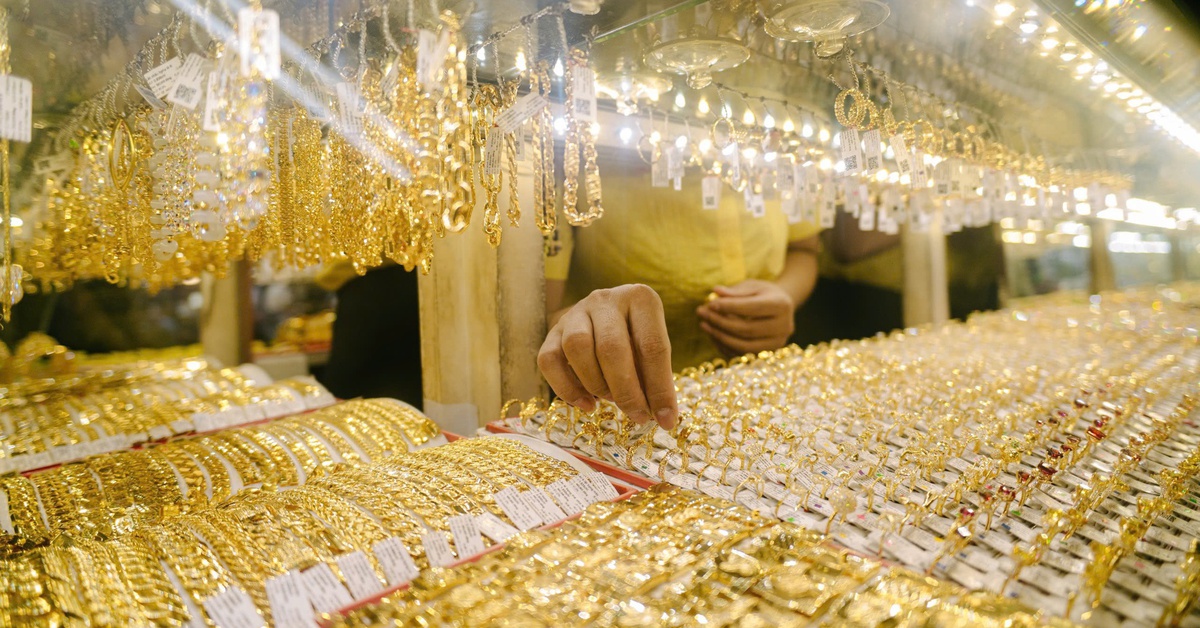 Giá vàng giảm từng phút