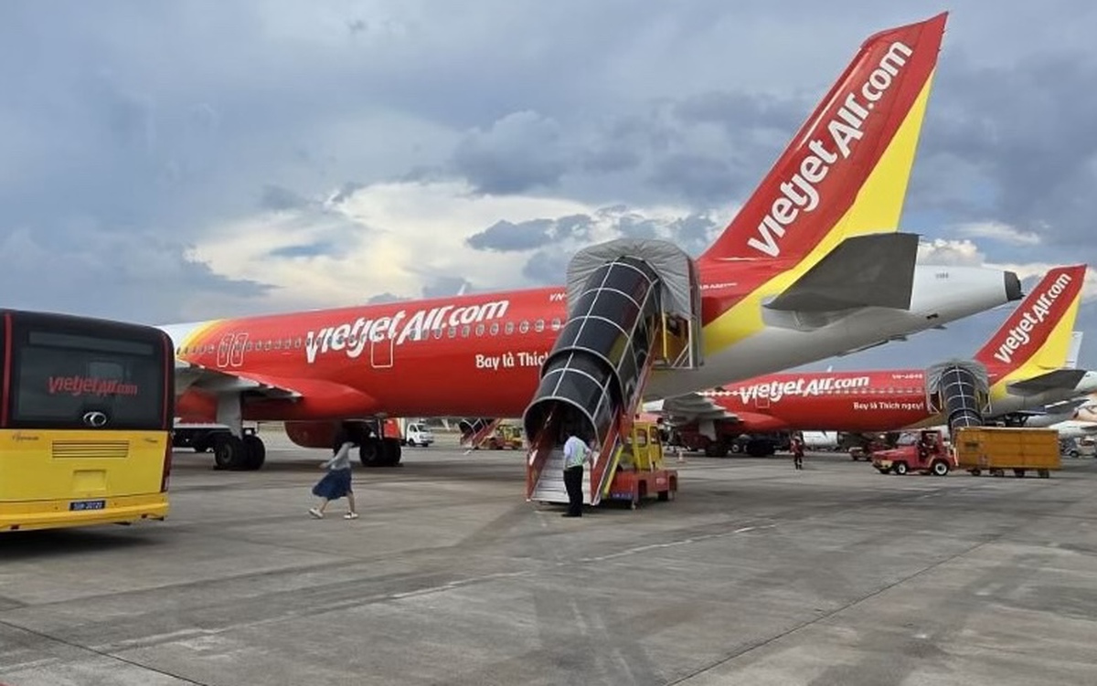 Vietjet Air tự thực hiện dịch vụ mặt đất ở Tân Sơn Nhất, SAGS ‘hụt’ thu hàng trăm tỉ đồng?