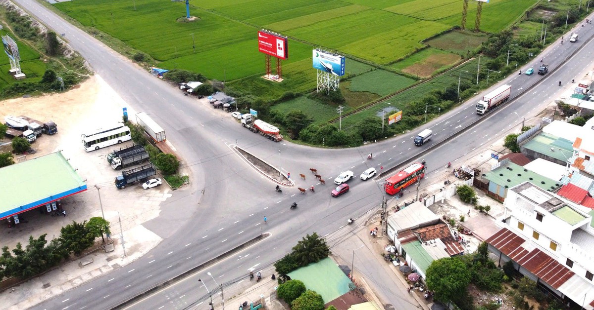 Đầu tư hơn 800 tỉ đồng mở rộng quốc lộ 26B kết nối cao tốc đến cảng Nam Vân Phong