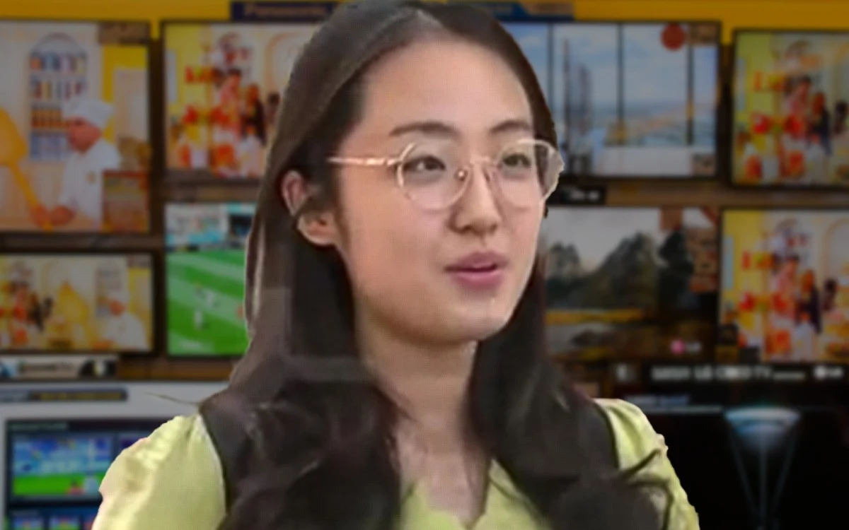 Con gái đậu đại học danh tiếng, gia đình mới mua chiếc tivi đầu tiên