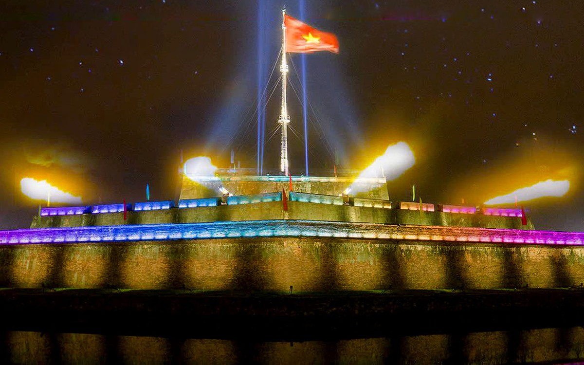 Huế mở cửa Đại Nội về đêm, bắn súng thần công dịp lễ 30-4