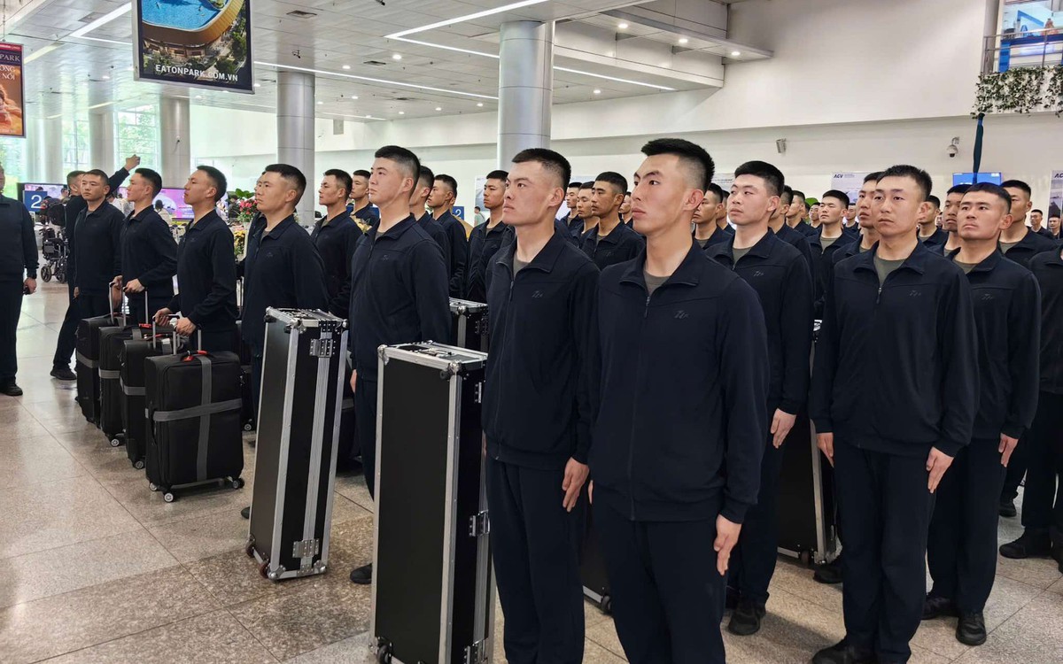 118 cán bộ, chiến sĩ Trung Quốc đến TP.HCM tham gia diễu binh