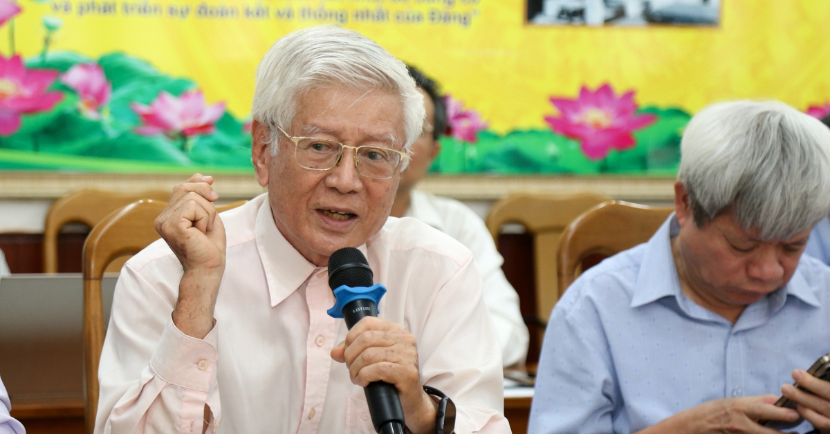 TS Võ Kim Cương: 'Bản đồ TP.HCM mới hình cong, không thể bẻ đường cho cong theo'