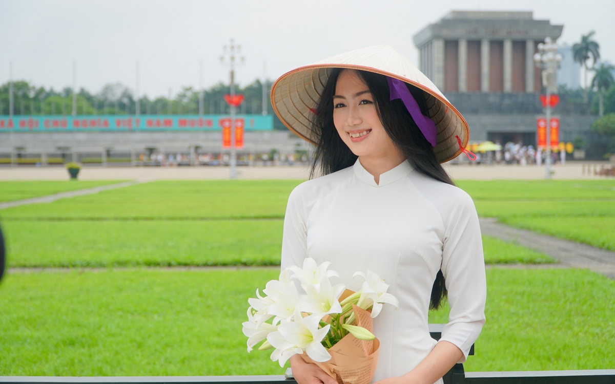 Nô nức bắt 'trend' chụp ảnh mừng Ngày thống nhất