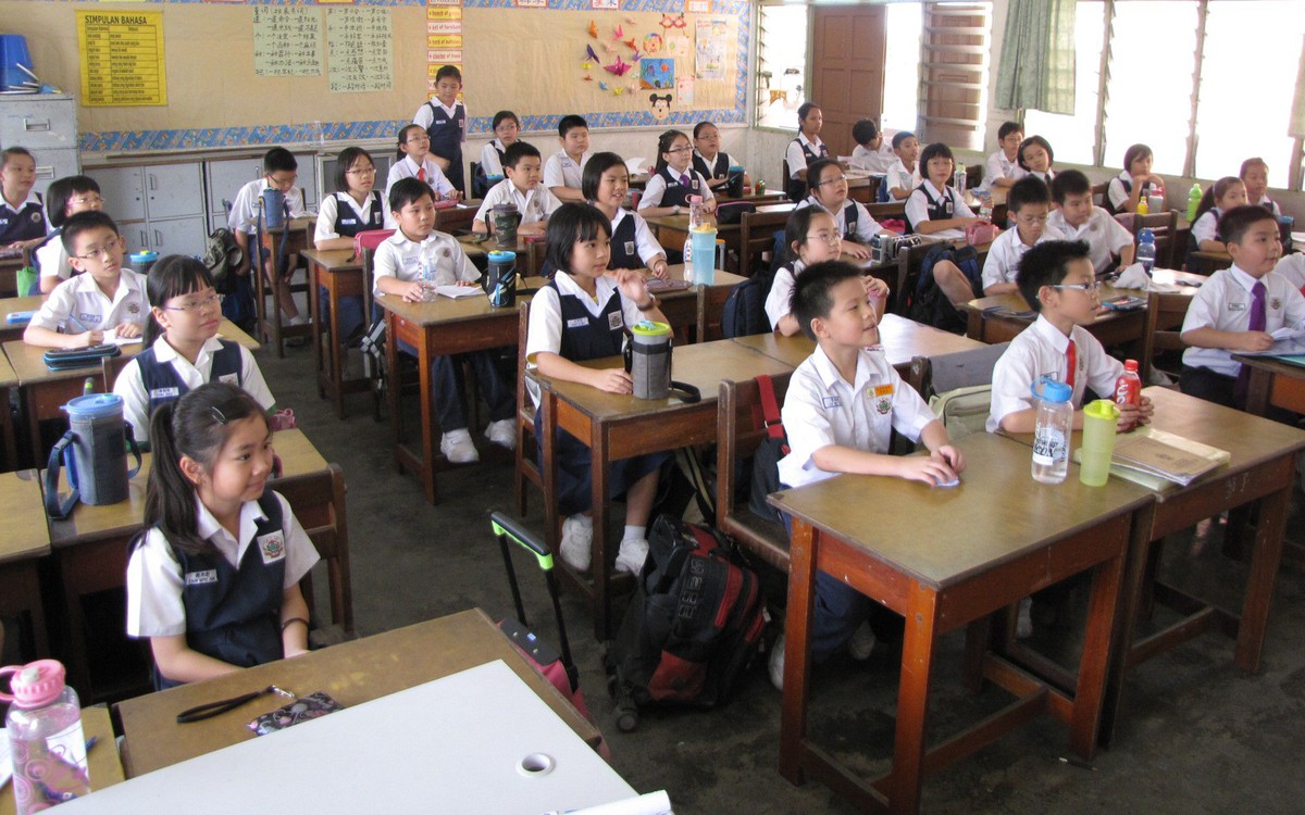 Các nước nâng chuẩn tiếng Anh cho giáo viên ra sao?