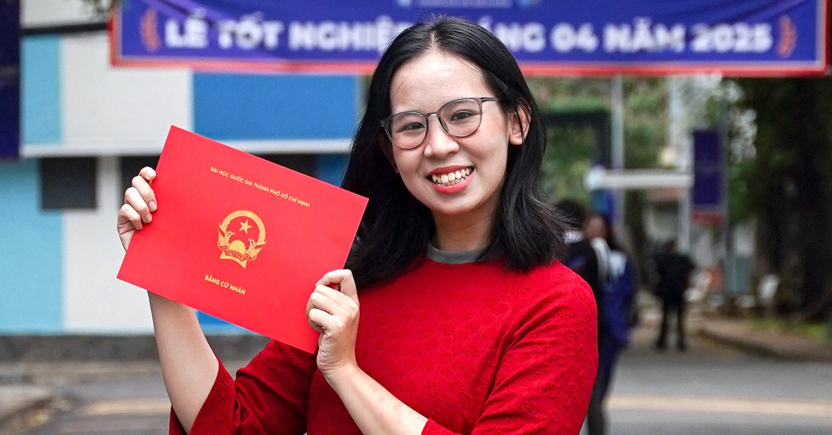 Nữ sinh bị cắt bỏ 1 quả thận từ bé tốt nghiệp xuất sắc Trường đại học Bách khoa