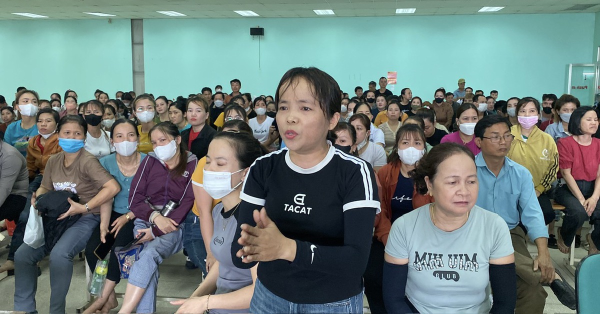 Doanh nghiệp nói đi tù để được xóa nợ, công nhân hỏi vì sao nợ 33 tháng bảo hiểm mà không bị xử lý?