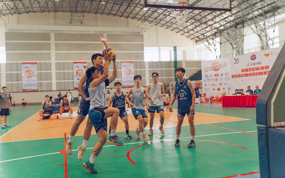 CLB Sài Gòn Heat làm bùng nổ giải bóng rổ học sinh - sinh viên ĐHQG TP.HCM mở rộng