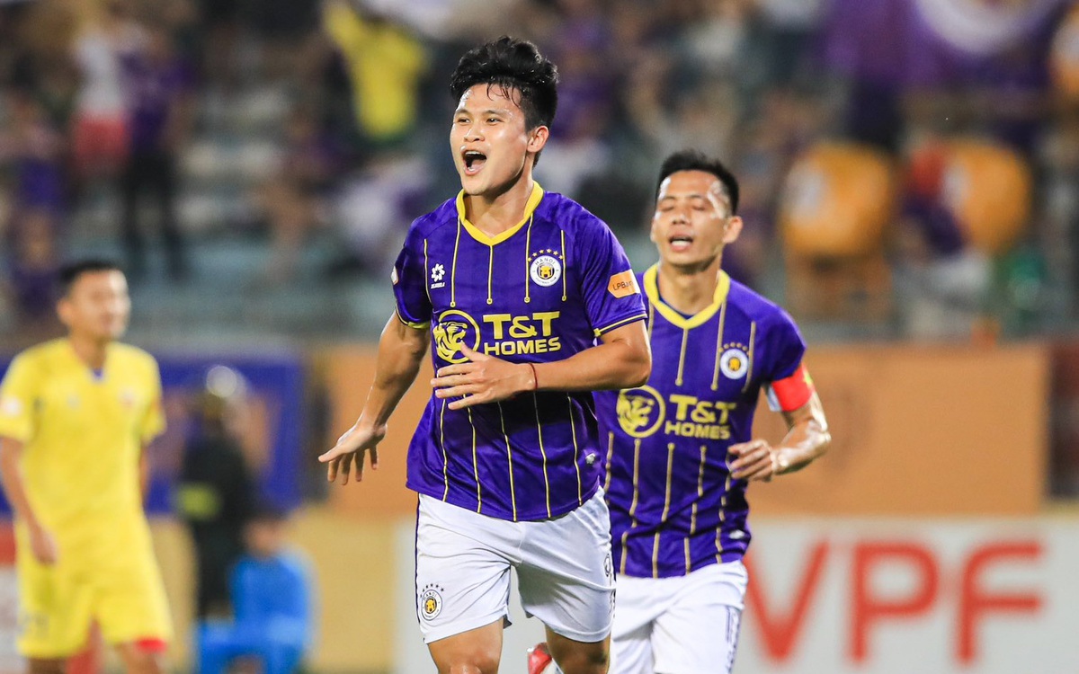 CLB Hà Nội nhọc nhằn bám đuổi ngôi đầu V-League