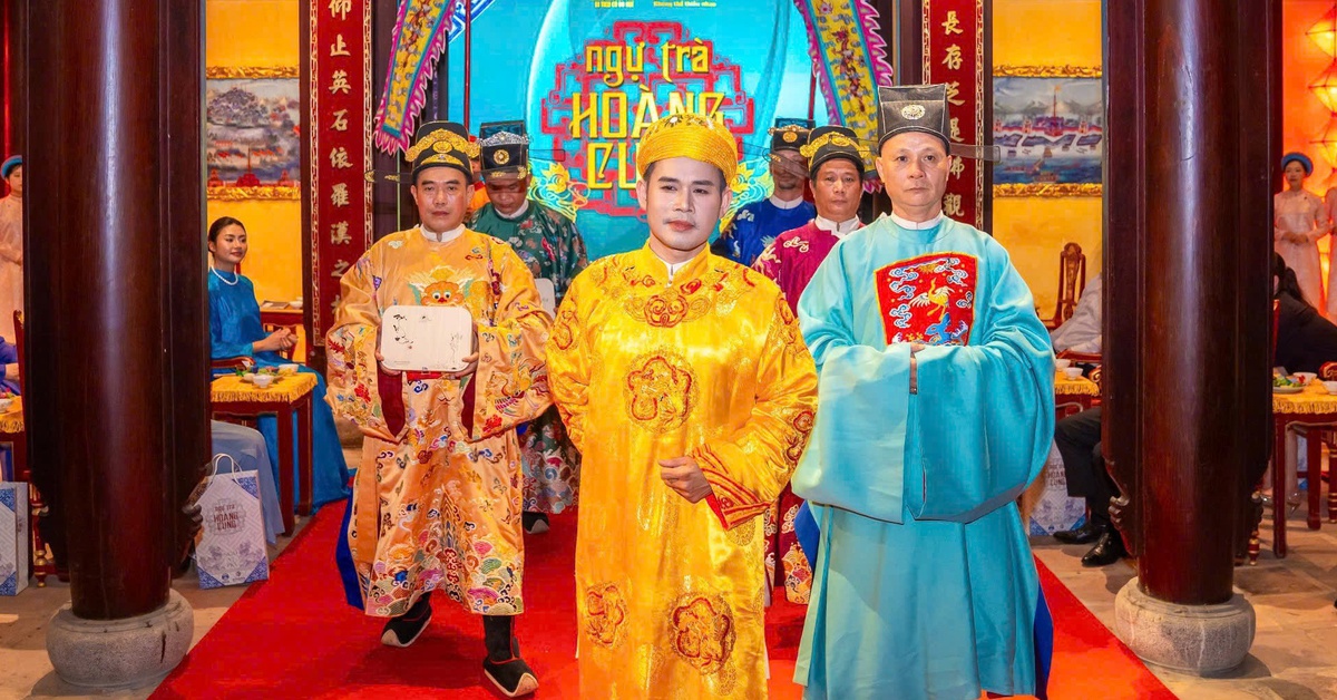 Thưởng trà Hoàng cung tại Nhà Di Nhiên Đường, Thiệu Phương Viên, Đại Nội, Huế