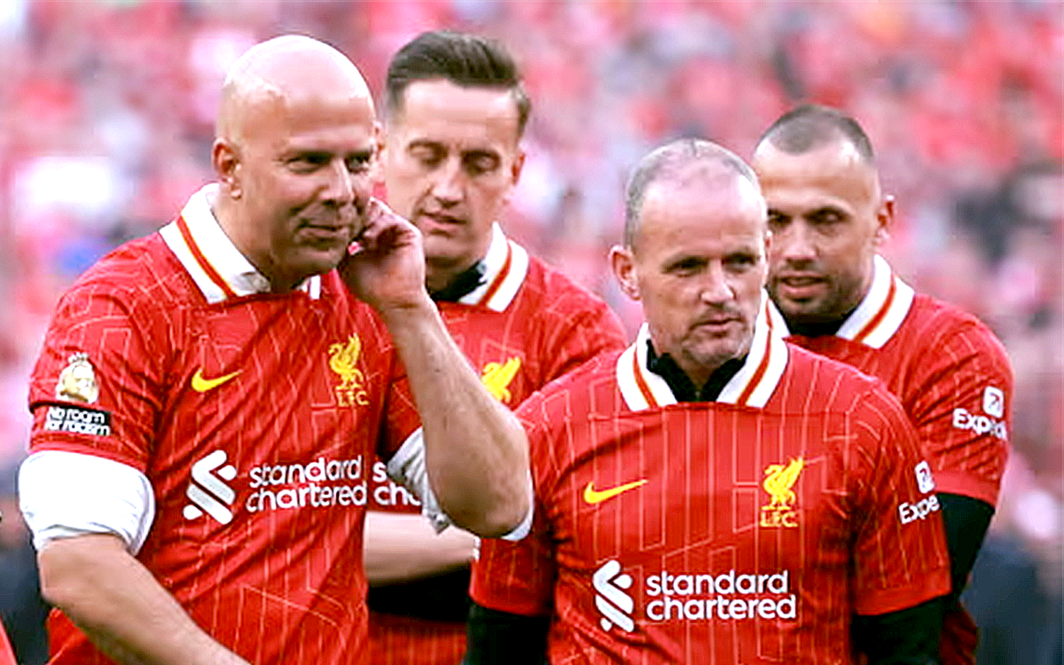 HLV Arne Slot có 'cảm giác thật không thực' khi cùng Liverpool vô địch
