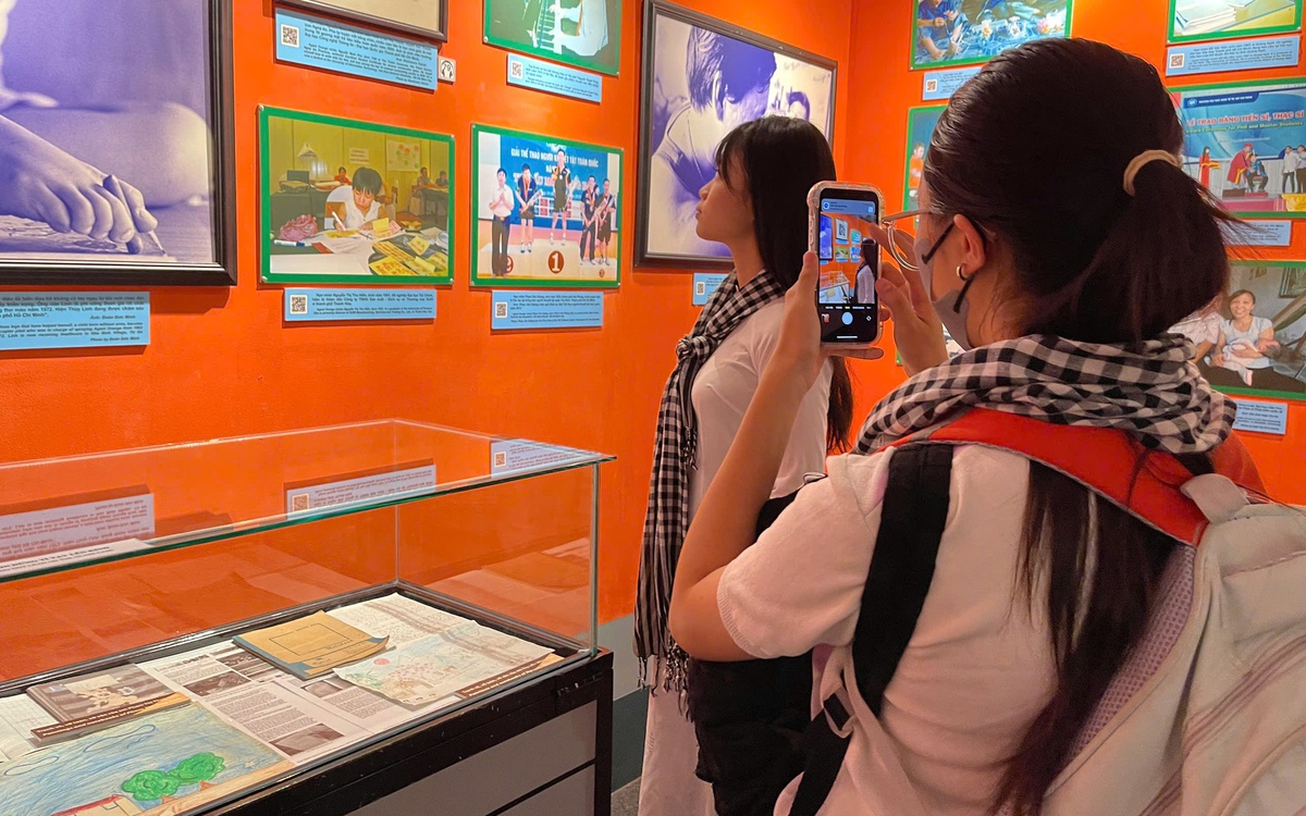 Giới trẻ tìm đến các bảo tàng lịch sử mừng ngày thống nhất