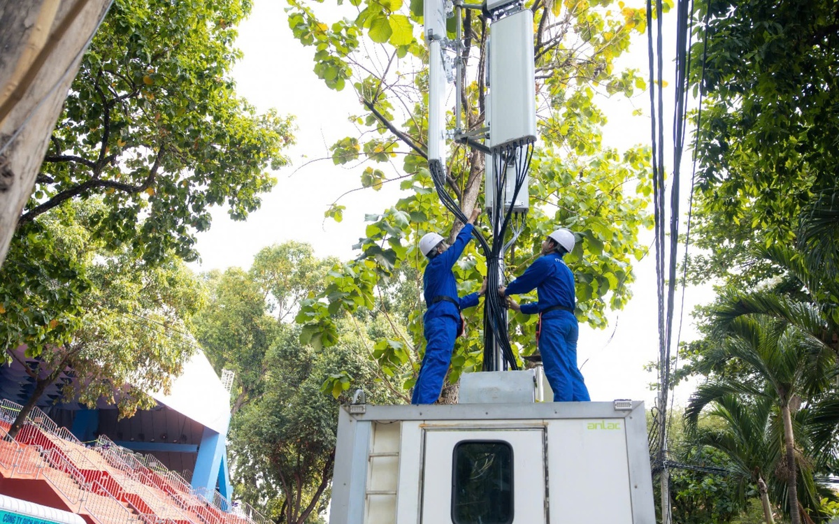 Nhà mạng điều trạm phát sóng di động, tăng tốc độ Internet cho đại lễ 30-4