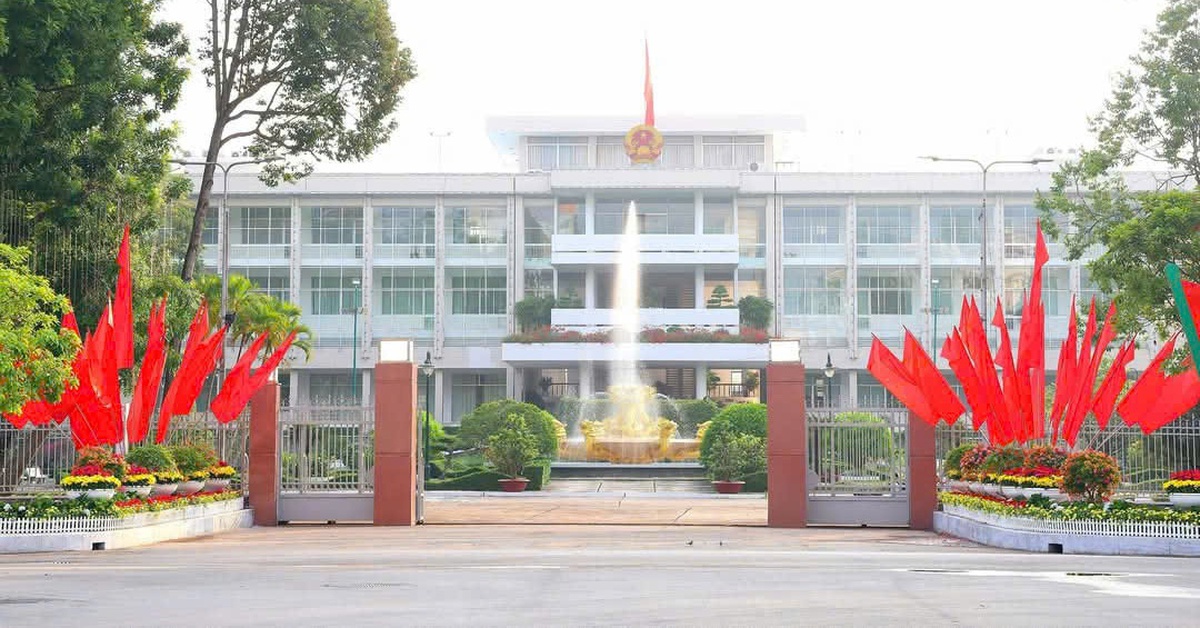Cần Thơ mở cửa trụ sở UBND thành phố, mời người dân vào xem trực tiếp lễ diễu binh, diễu hành