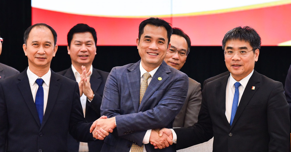 Ba đại học hàng đầu bắt tay hợp tác: Học viên có thể nhận văn bằng của cả ba đại học