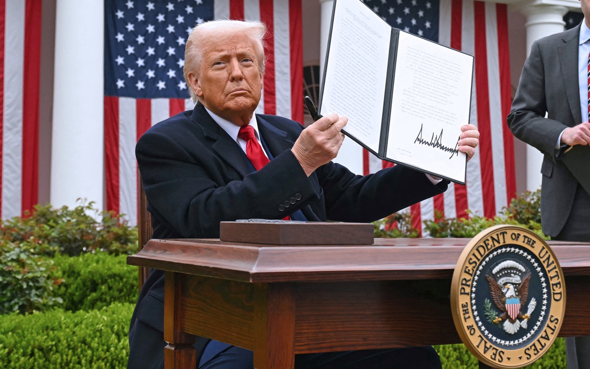 Toan tính của ông Trump khi áp thuế đối ứng với toàn thế giới