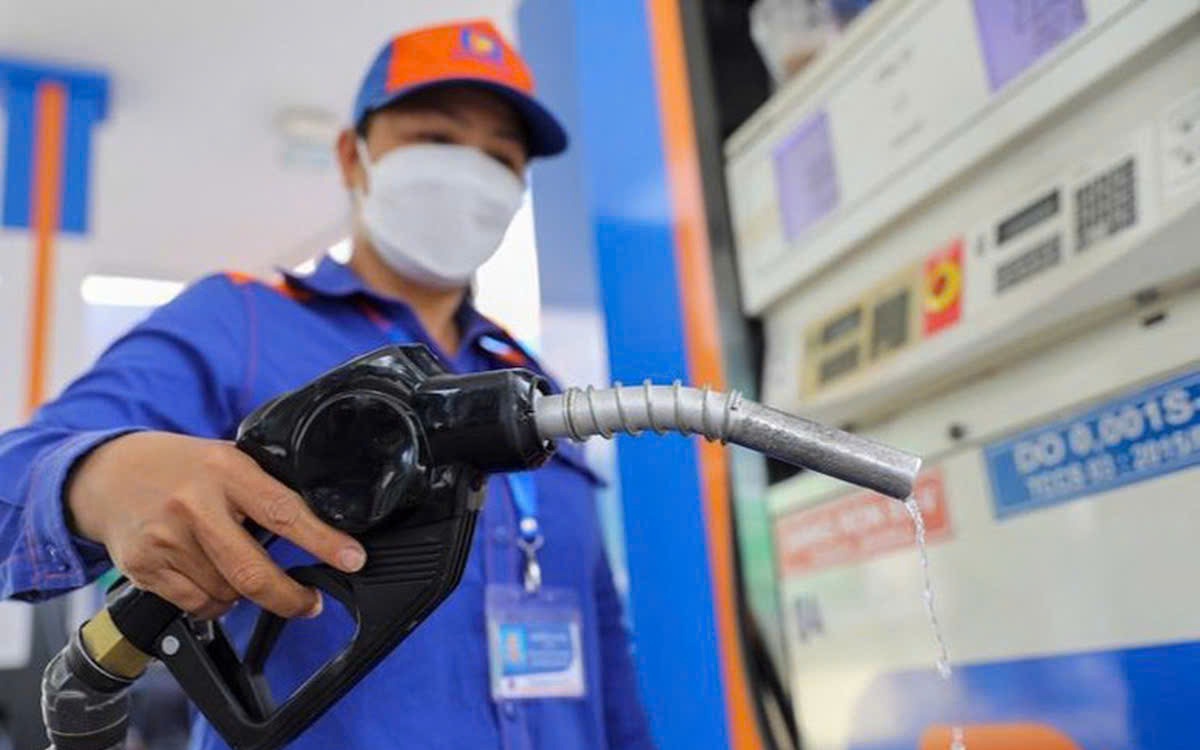 Đồng loạt tăng giá các mặt hàng xăng dầu, giá xăng RON 95 gần 21.000 đồng/lít