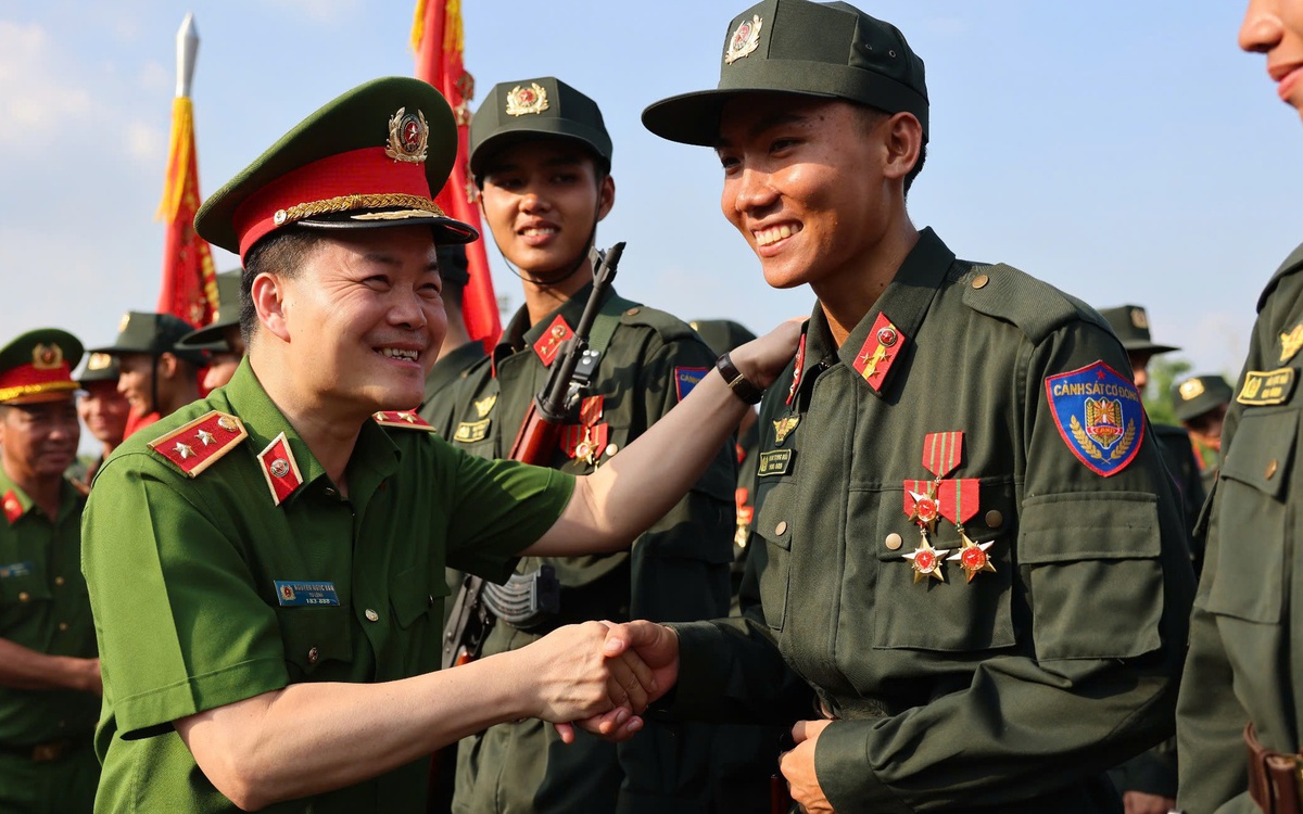 Khen thưởng hơn 2.700 tập thể, cá nhân xuất sắc tham gia diễu binh ngày 30-4