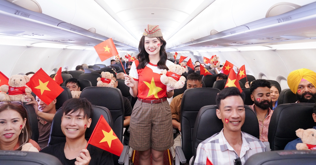 Những chuyến bay Vietjet rực rỡ cờ đỏ - sao vàng trong dịp đại lễ 30-4