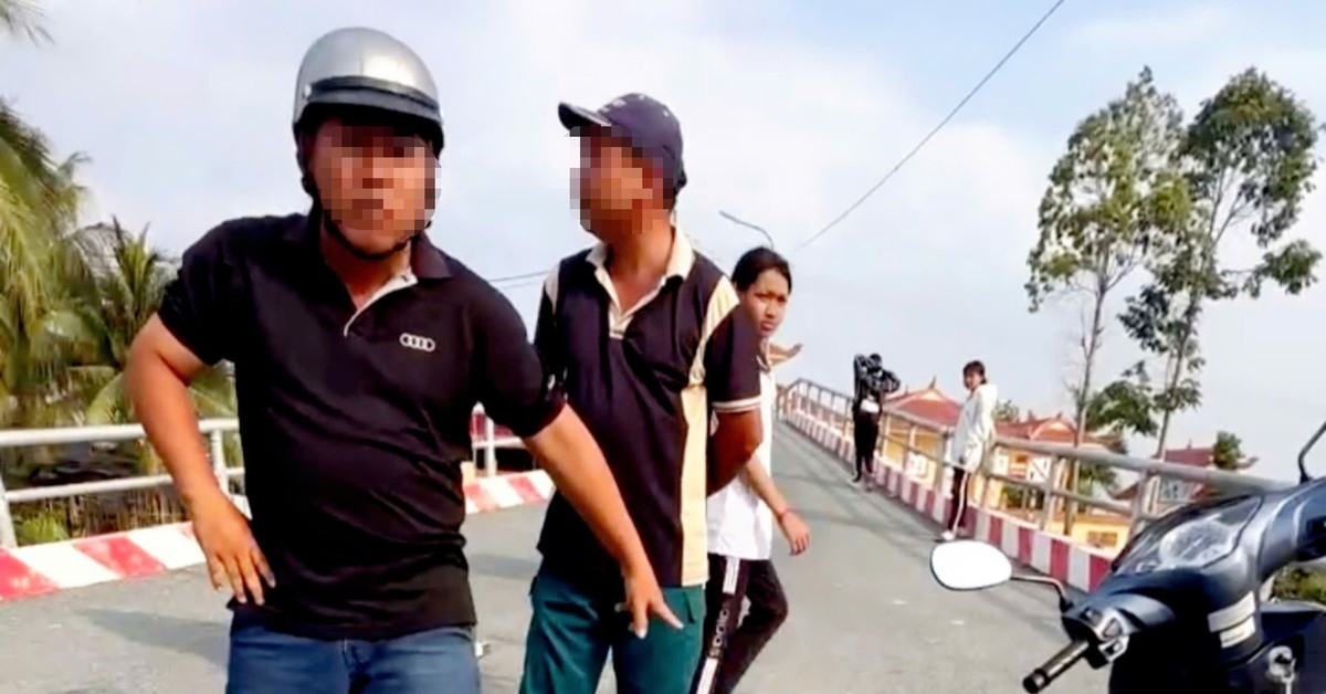 Xác minh vụ chặn xe người dân không cho qua cầu ở chợ quê Bến Nhứt, Kiên Giang