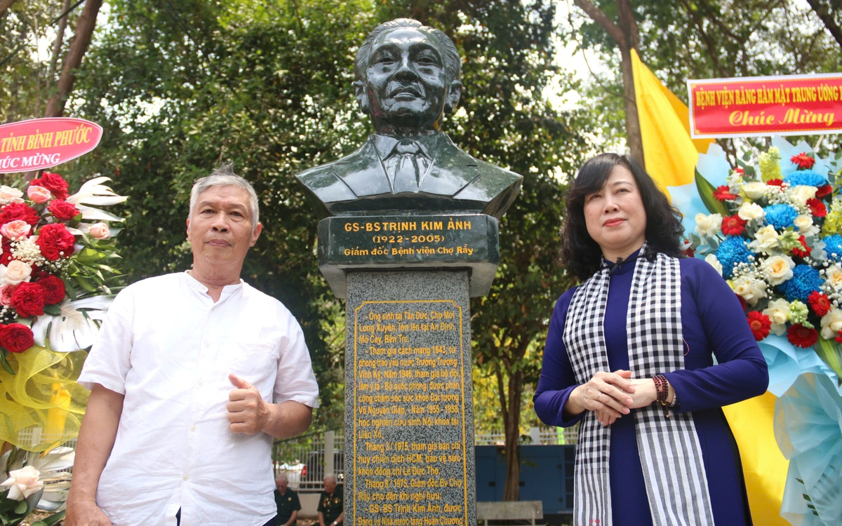 Khu di tích căn cứ Trung ương Cục miền Nam có thêm 8 tượng thầy thuốc tiêu biểu