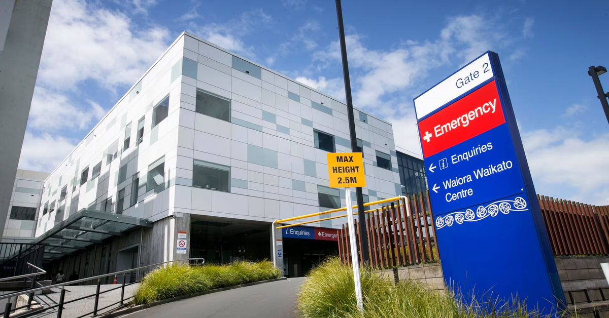 Thủ tướng New Zealand nổi giận vì bé gái bị nhận nhầm, bị tiêm thuốc loạn thần của người lớn