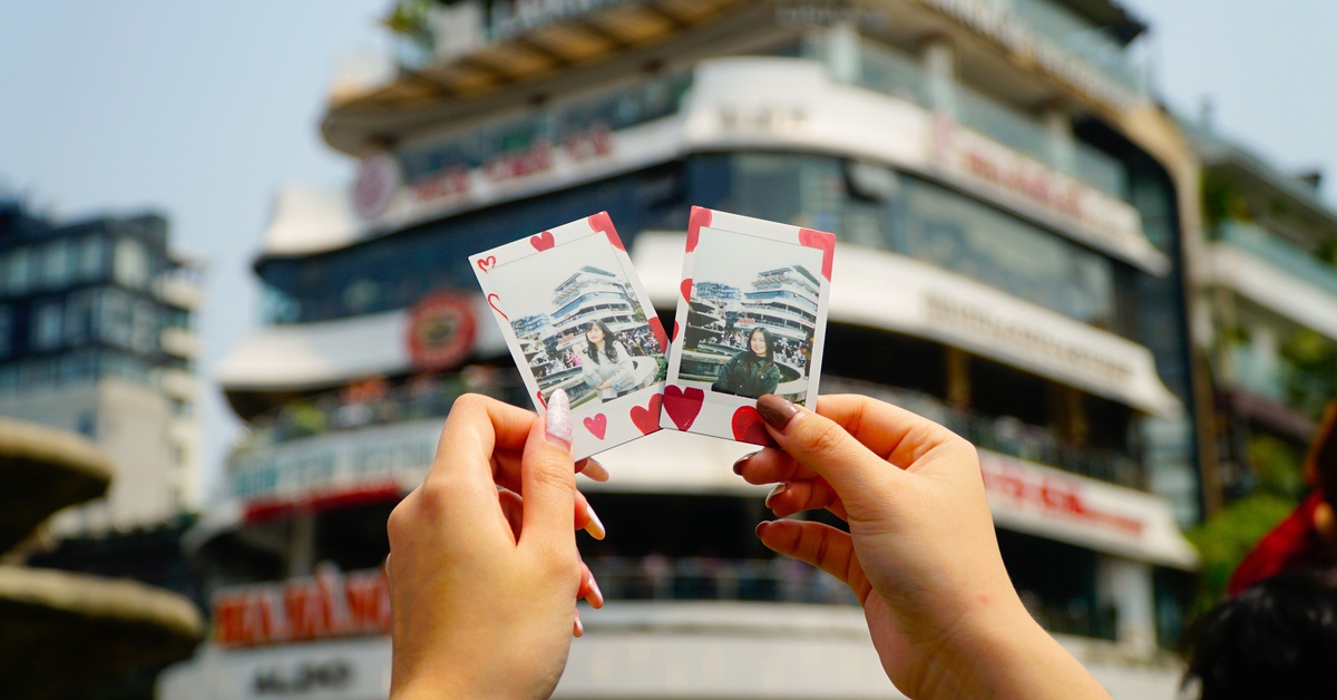 Trend check-in Hàm cá mập chưa hết hot, ngưng mưa lại thi nhau chụp hình