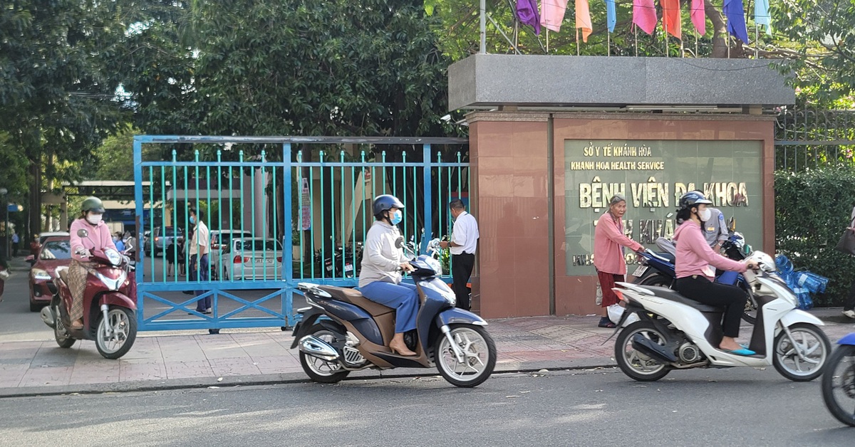 Bệnh viện Đa khoa tỉnh Khánh Hòa lên tiếng về việc không cho chuyển viện bằng xe bên ngoài