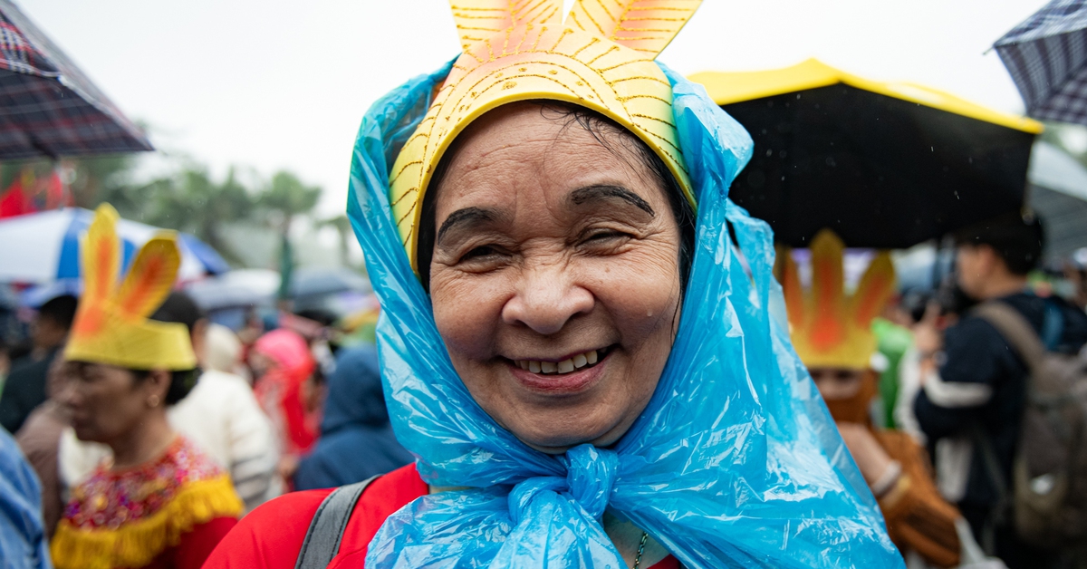 Hàng vạn người trật tự, thành kính hành hương ngày giỗ Tổ tại Đền Hùng