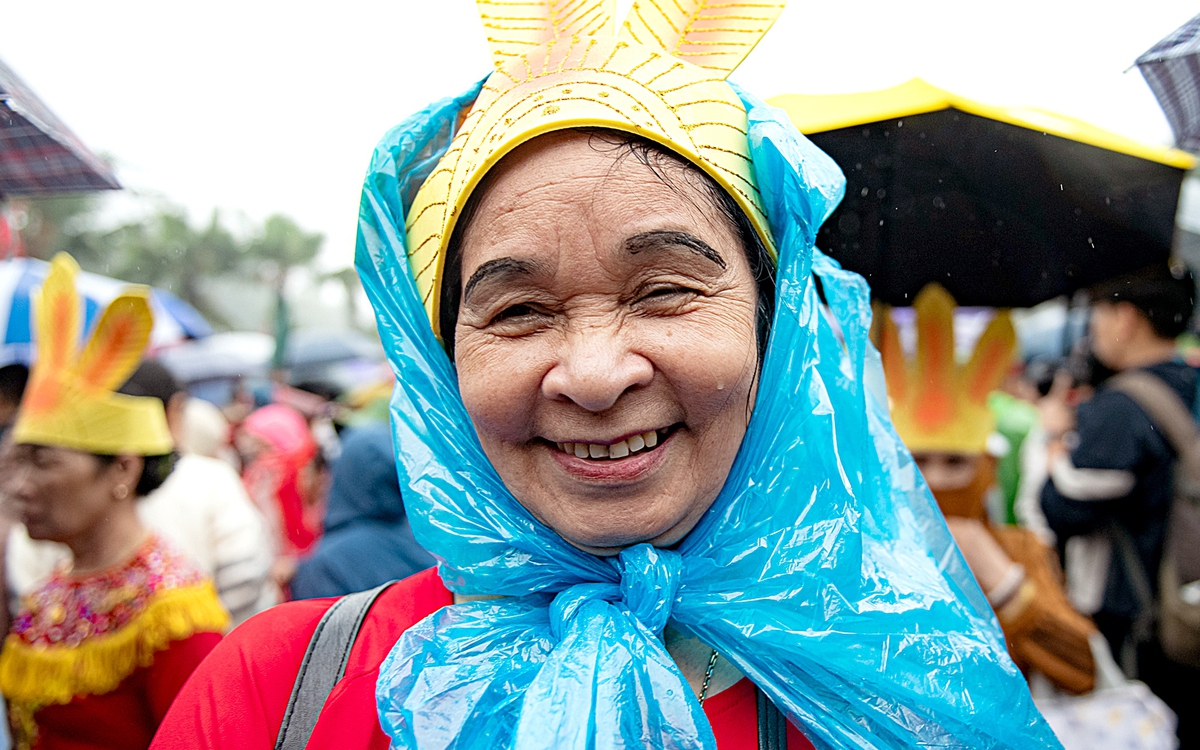 Hàng vạn người trật tự, thành kính hành hương ngày giỗ Tổ tại Đền Hùng