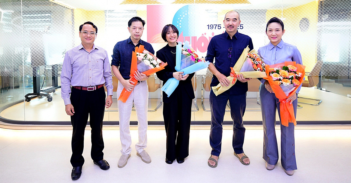 Đang giao lưu với đoàn phim Địa đạo: Thái Hòa đau lòng chất vấn đạo diễn vì bị cắt cảnh quan trọng