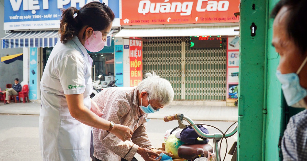 Phòng khám 32 năm chữa bệnh miễn phí cho người nghèo