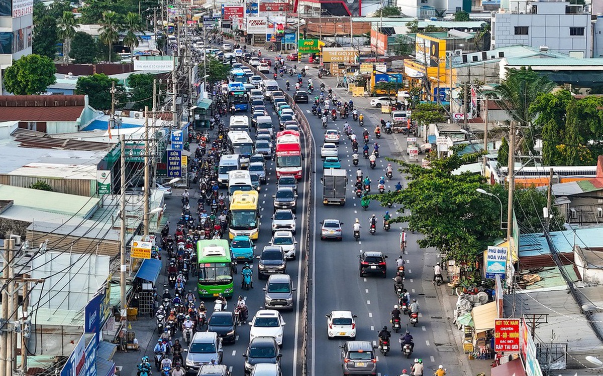 TP.HCM lên kế hoạch chọn nhà đầu tư, khởi công mở rộng quốc lộ 13 lên 10 làn xe