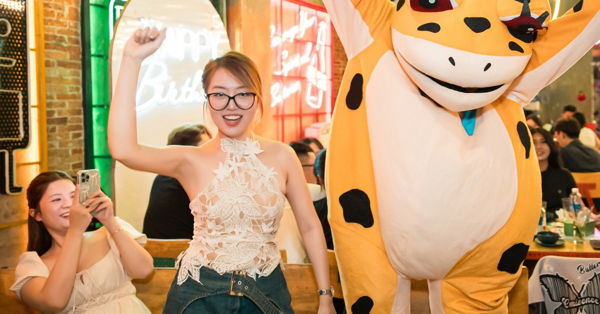 Sabeco muốn lãi hơn 13 tỉ mỗi ngày khi nhà hàng quán bar ngày càng nhiều