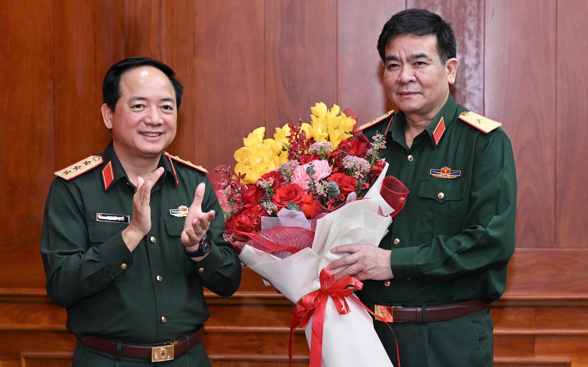 Bộ Quốc phòng bàn giao chức trách, nhiệm vụ chính ủy Tổng cục II