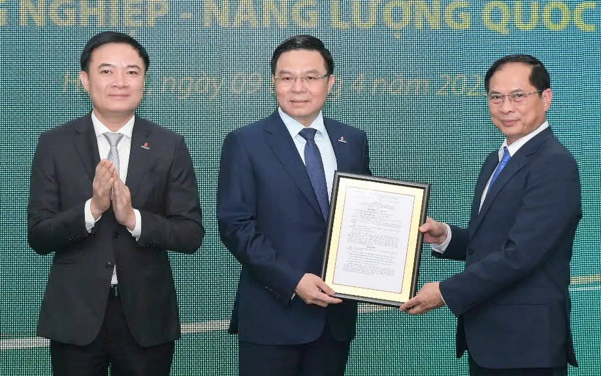 Chính thức chuyển đổi tên Tập đoàn Công nghiệp - Năng lượng quốc gia Việt Nam - Petrovietnam